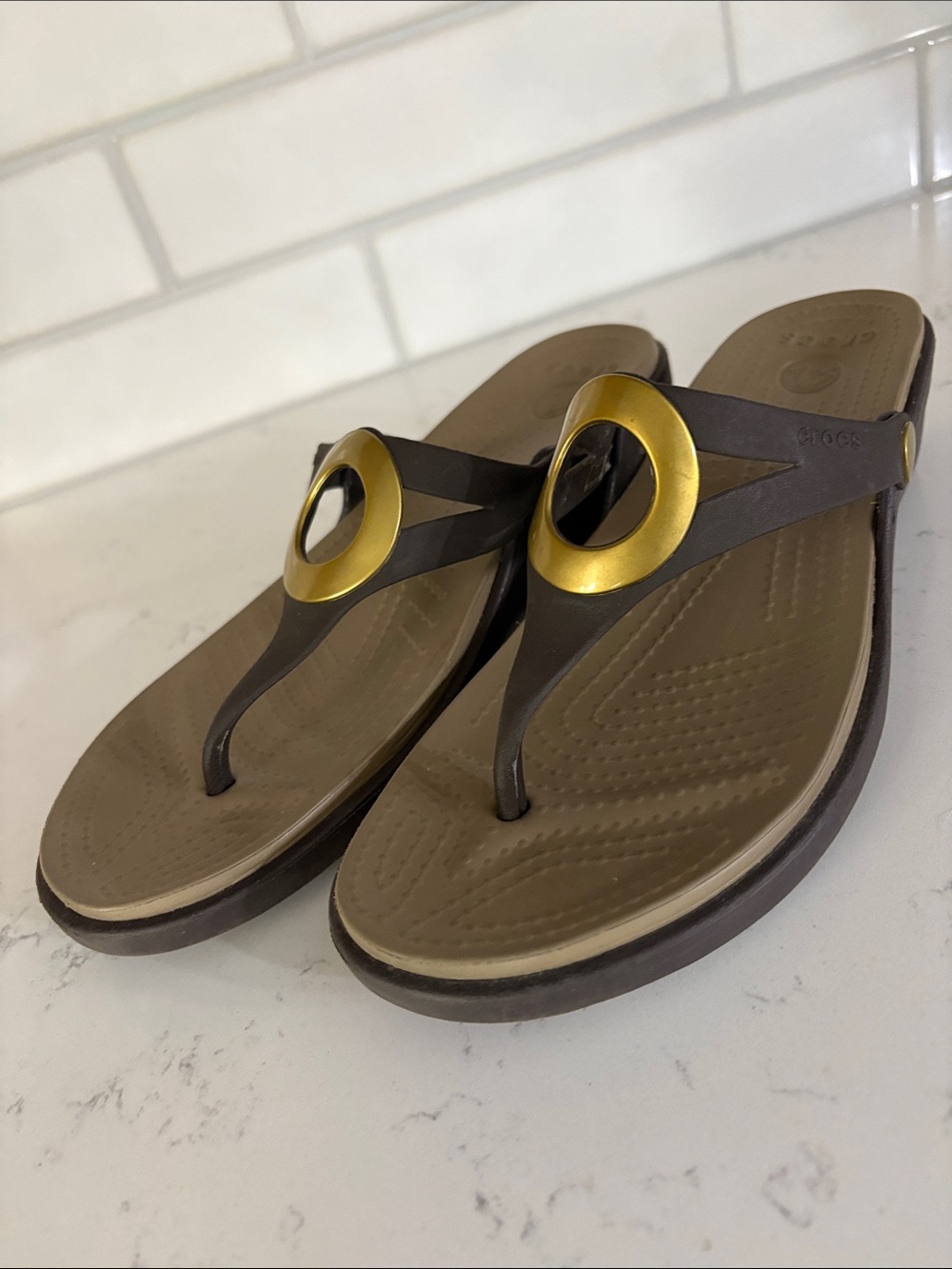 CROCS Women’s Brown Sandal with Gold Accent (11)